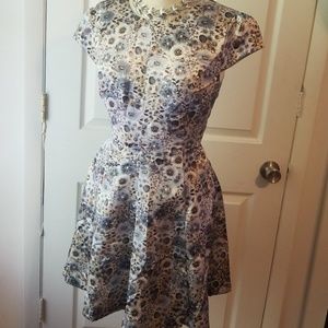 Sz 10 FALL FLORAL Lauren Conrad dress w/open back